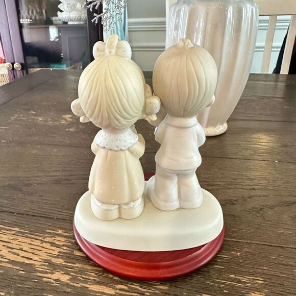 PRECIOUS MOMENTS Vintage 1980 Rejoicing With You Figurine Parents & Baby - Picture 4 of 8